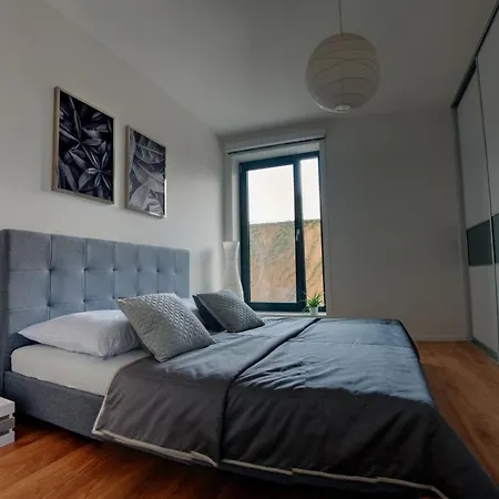 Lejlighed Kmetova So Sukromnym Parkovanim Zdarma, 5 Min Peso Do Centra